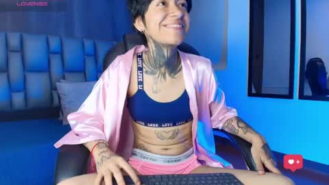Juls online show from May 12, 7:11 pm