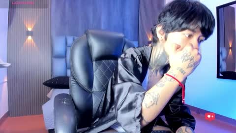 Juls online show from May 28, 7:33 pm