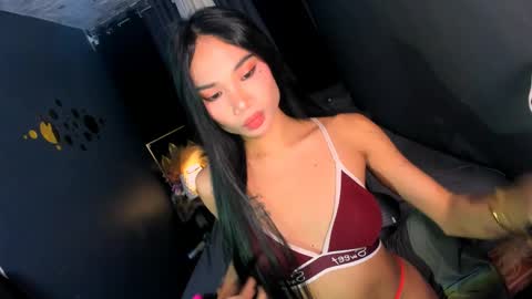 Hi i am Jane half vietnamese and half pinay and would like to meet good person here XOXO online show from May 26, 7:10 pm