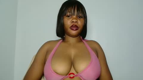 hotty_lora889 online show from April 7, 9:54 am