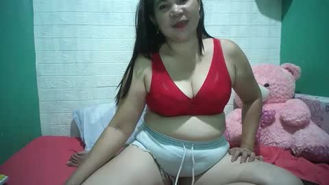 Snapshot of hotwetmommaxxx chatting on December 4, 7:39 am hotwetmommaxxx online show from December 4, 7:39 am