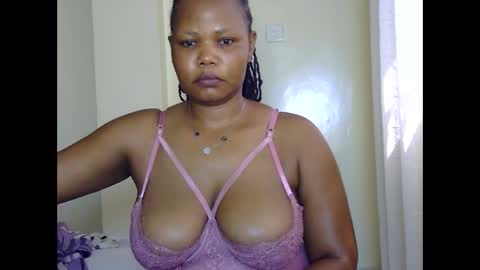 hotysquiter433224 online show from February 7, 11:25 am