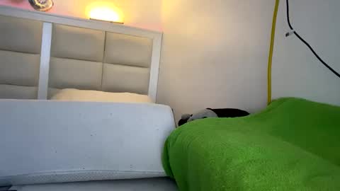 hpcouple420 online show from February 17, 9:43 pm