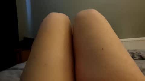 hrnybbwgurrll1993 online show from March 17, 4:43 pm