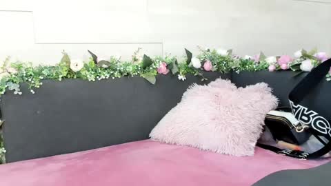 Erin online show from June 15, 4:25 am