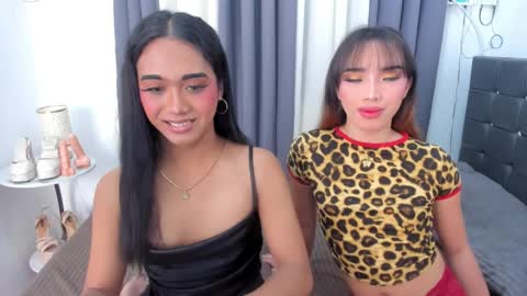hugecock_pretty123 online show from May 19, 9:32 pm