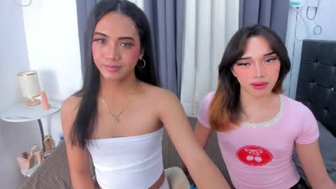 hugecock_pretty123 online show from May 27, 9:01 pm