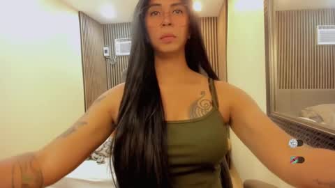 Queen karen grey online show from December 30, 11:04 am