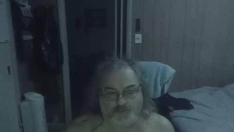 Snapshot of huggybear566 chatting on March 31, 11:43 am lonely huggy bear online show from March 31, 11:43 am