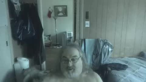 Snapshot of huggybear566 chatting on April 8, 2:39 pm lonely huggy bear online show from April 8, 2:39 pm