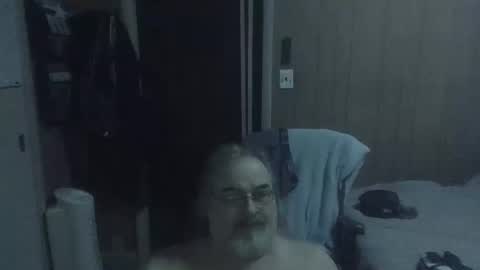 Snapshot of huggybear566 chatting on April 16, 10:05 am lonely huggy bear online show from April 16, 10:05 am