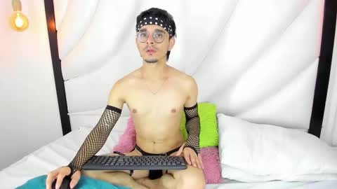 HUGO online show from February 24, 3:33 am