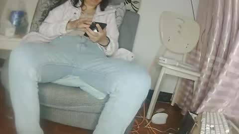 hujiajia520321431 online show from April 2, 11:52 am