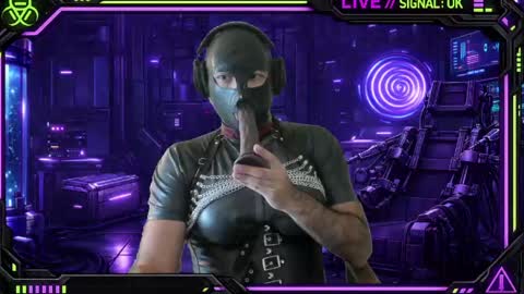 Snapshot of humandr0id chatting on May 1, 4:44 pm Humandroid online show from May 1, 4:44 pm
