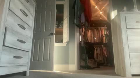 HungSlut online show from January 14, 8:15 pm