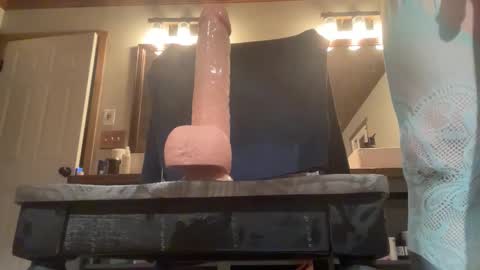 HungSlut online show from March 12, 4:18 am