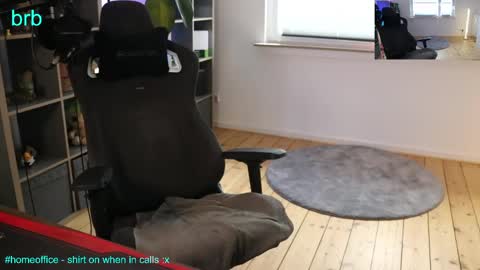 hungry_26 online show from May 5, 9:28 am