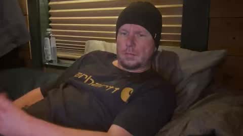 Snapshot of hungsingledad79 chatting on January 3, 9:36 am HuingsingleDad79 online show from January 3, 9:36 am