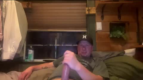 Snapshot of hungsingledad79 chatting on September 9, 10:26 am HuingsingleDad79 online show from September 9, 10:26 am