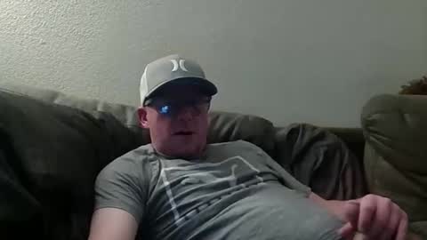 Snapshot of hungsingledad79 chatting on March 18, 8:06 am HuingsingleDad79 online show from March 18, 8:06 am