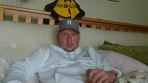 Snapshot of hungsingledad79 chatting on March 20, 7:41 pm HuingsingleDad79 online show from March 20, 7:41 pm