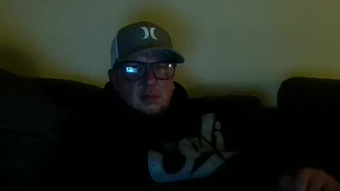 Snapshot of hungsingledad79 chatting on March 26, 7:03 am HuingsingleDad79 online show from March 26, 7:03 am