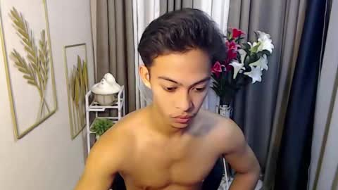 hunk_edward online show from May 10, 6:29 am