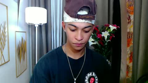 hunk_edward online show from June 16, 6:27 am