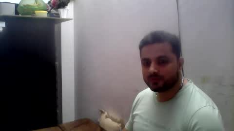Snapshot of hunkster102 chatting on May 31, 11:39 am hunkster102 online show from May 31, 11:39 am