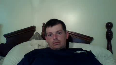 huntdog1221 online show from July 7, 10:47 pm