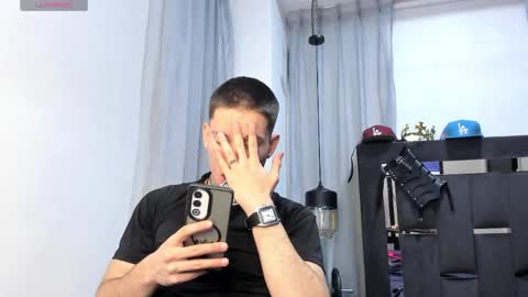 hunterheat_ online show from May 7, 11:37 am