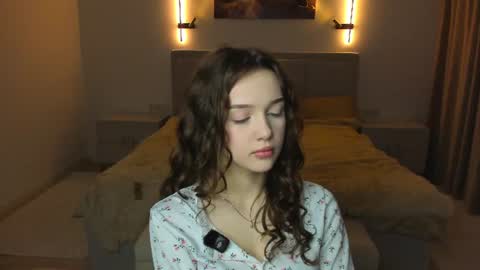 Lily online show from July 17, 7:04 am