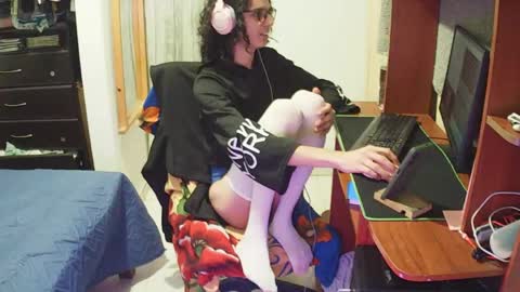 Snapshot of hxxyro1 chatting on April 29, 3:54 am hxxyro1 online show from April 29, 3:54 am