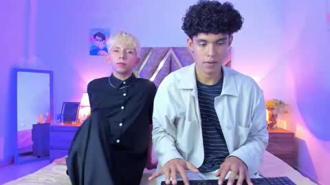 Son Hyunjin online show from February 15, 4:36 pm