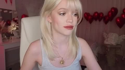 Snapshot of i__am_joss chatting on February 16, 9:55 pm Joselle online show from February 16, 9:55 pm