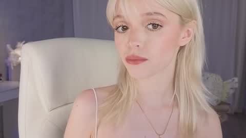 Snapshot of i__am_joss chatting on February 18, 11:22 pm Joselle online show from February 18, 11:22 pm