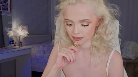 Snapshot of i__am_joss chatting on February 27, 9:37 pm Joselle online show from February 27, 9:37 pm