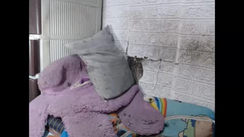 Snapshot of i_drain_u_bitch chatting on February 25, 10:25 am jamaeca online show from February 25, 10:25 am