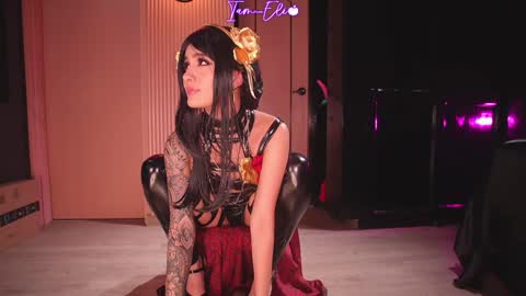       online show from January 5, 1:45 am