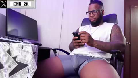 Snapshot of iam_hotbbc chatting on June 16, 2:03 am Mr H Independent model online show from June 16, 2:03 am