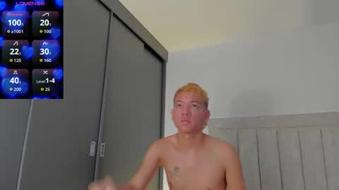 Juliiiiian online show from October 31, 11:44 am