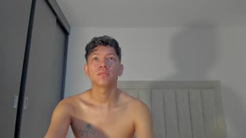 Juliiiiian online show from May 26, 12:01 pm