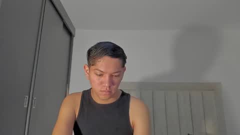 Snapshot of iamjulian_ chatting on July 2, 11:27 am Juliiiiian online show from July 2, 11:27 am