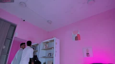 IAN CASTILLO online show from November 5, 11:10 am