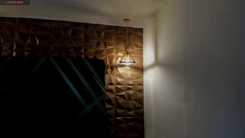 IAN CASTILLO online show from April 16, 11:11 am