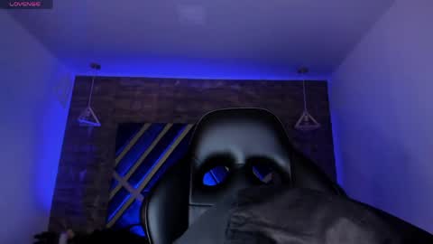 IAN CASTILLO online show from April 20, 11:13 am