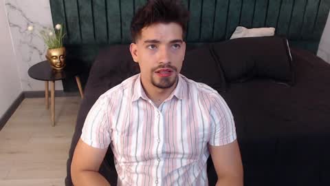 Ian Davis online show from January 15, 11:19 pm