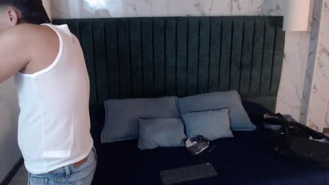 Ian Davis online show from January 18, 11:55 pm