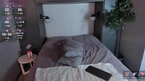 Ian Davis online show from February 11, 12:06 am