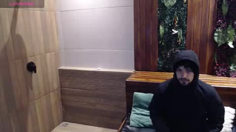 Ian Davis online show from September 11, 11:32 am